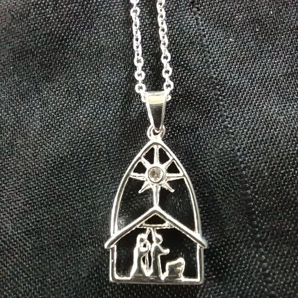 Silver Nativity Necklace on 12" chain featuring Cubic Zirconia star Christmas - Picture 1 of 6